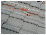 実際に発生した瓦の凍害の写真